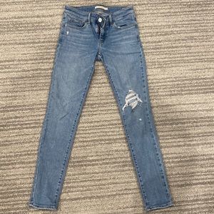Levi’s 711 Skinny Distressed Jeans- size 25